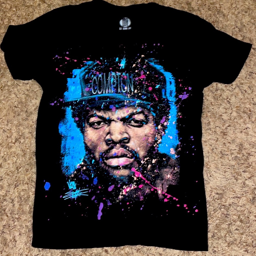 Ice Cube T-shirt adult size small in like new condition